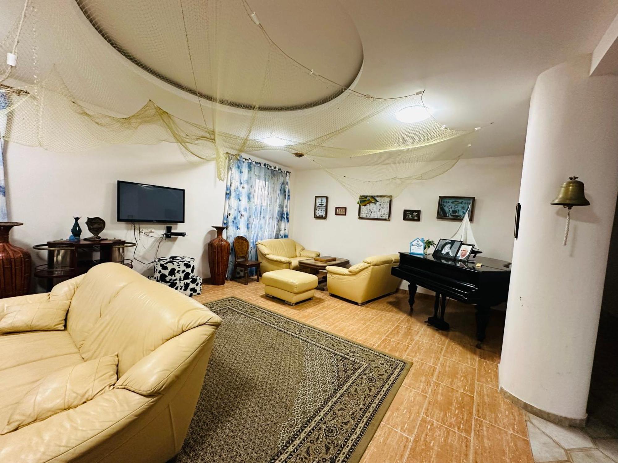 Claude Monet Beach Hotel Уреки Екстериор снимка