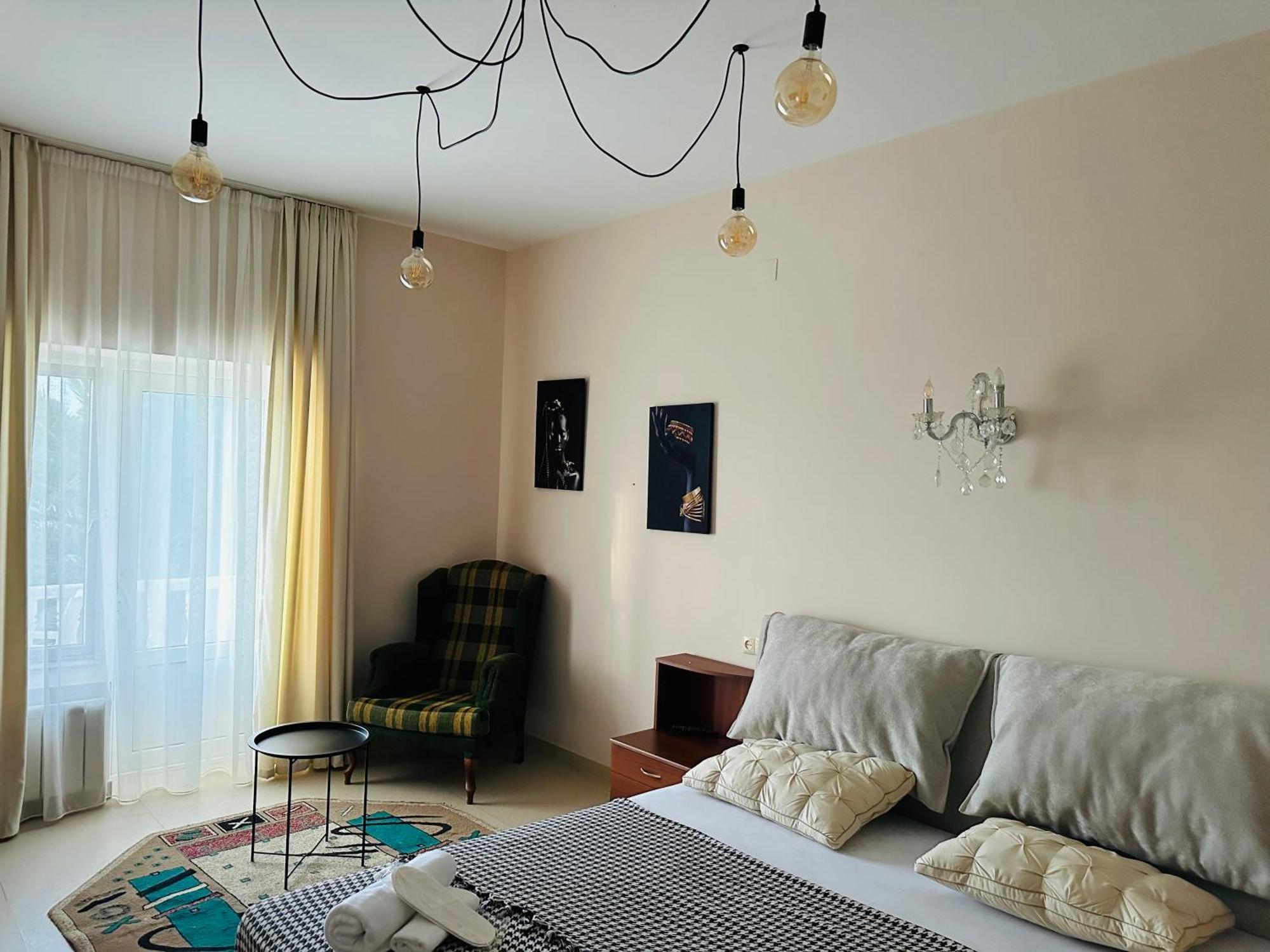 Claude Monet Beach Hotel Уреки Екстериор снимка