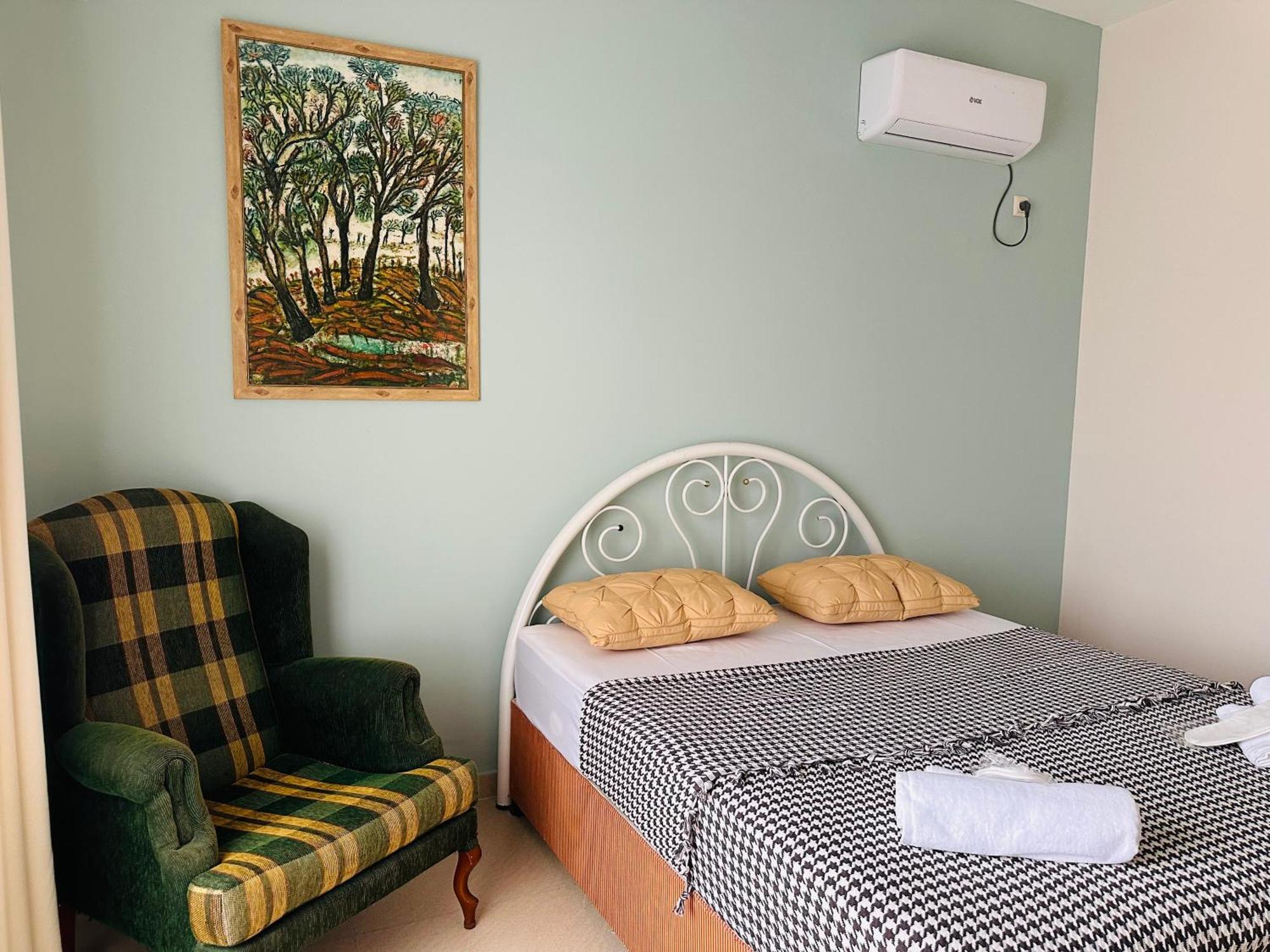 Claude Monet Beach Hotel Уреки Екстериор снимка